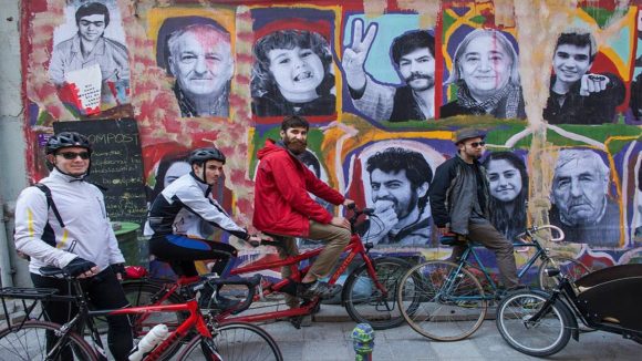 Engelsiz Pedal Derneği Engellilerin Yaşama Entegrasyonu İçin Pedallara&nbsp;Asılıyor